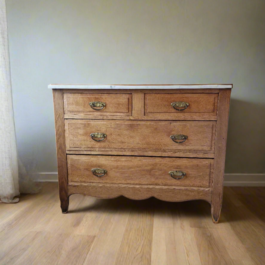 Commode à tiroirs en chêne massif avec plateau en marbre « Bettborn »